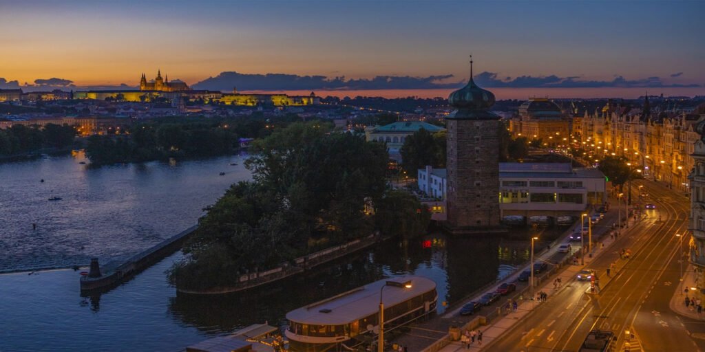 Choosing the LED Street Light Manufacturer: Why Vorlane Should Be on Your List